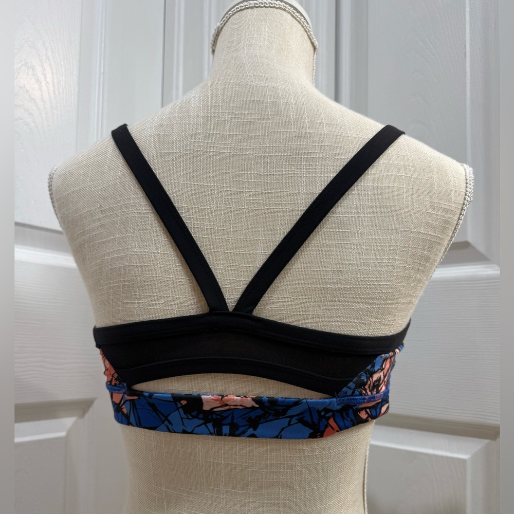 Lululemon Free to Be Bra Size 8 – Abstract Blue/Coral Print, Supportive Cups - Picture 3 of 9